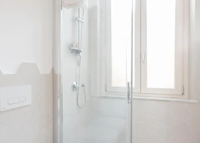 Alba Terrace - Modern Close To Metro Apartment Rom